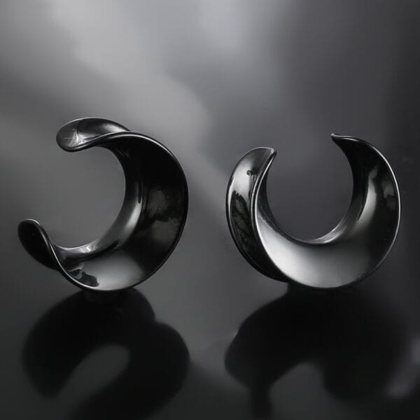 2PCS Saddle Plugs Tunnels Gauges Expansions