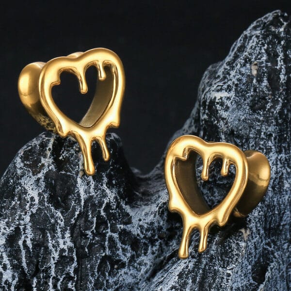2PCS Stainless Steel Heart Drops Ear Gauges Plugs Tunnels Expander