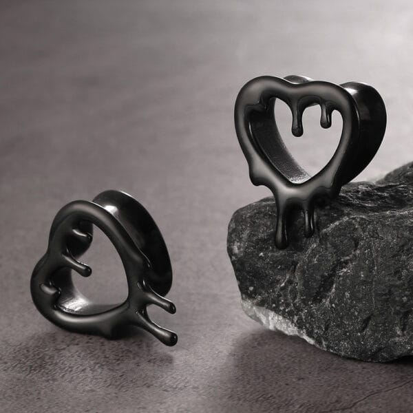 2PCS Stainless Steel Heart Drops Ear Gauges Plugs Tunnels Expander