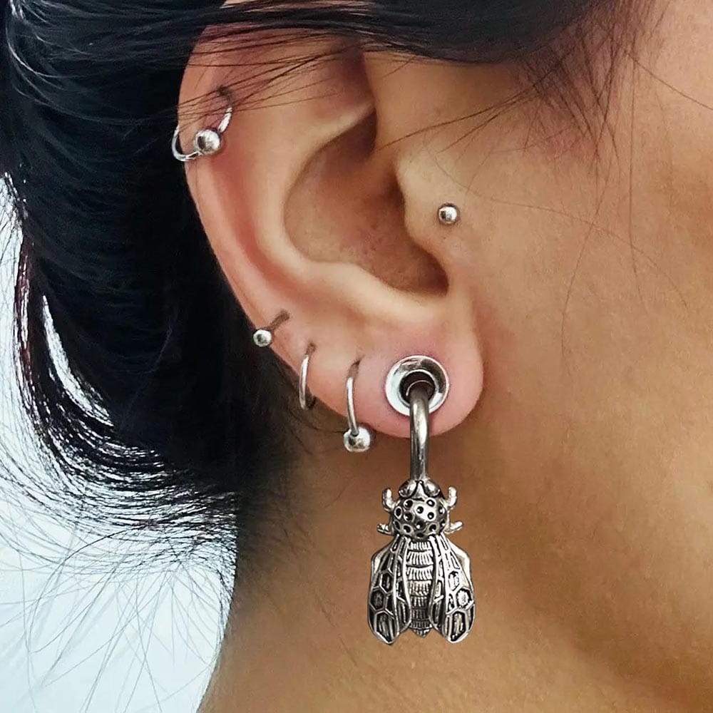 4mm 6g Bee Ear Hanger - Image 2