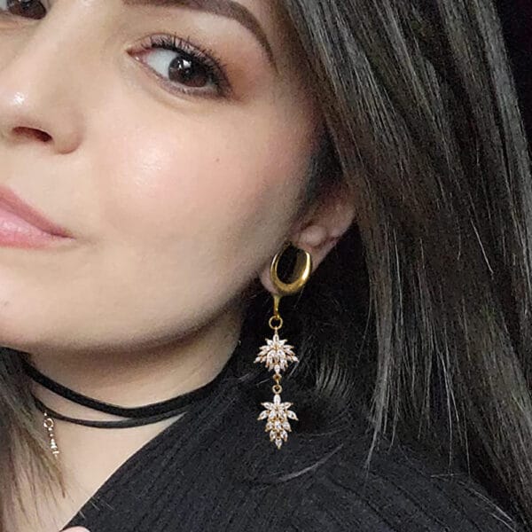 2PCS Luxury Flower Ear Tunnels Dangle Gauges Earrings