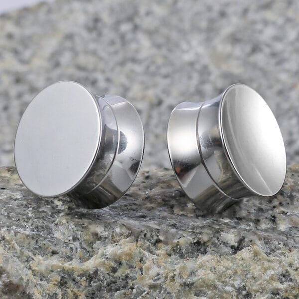 2PCS Stainless Steel Round Ear Tunnels Plugs Body Piercing