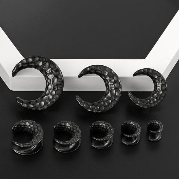 2PCS Moon Saddle Plugs Hangers Ear Gauges for Stretched Lobe Ear
