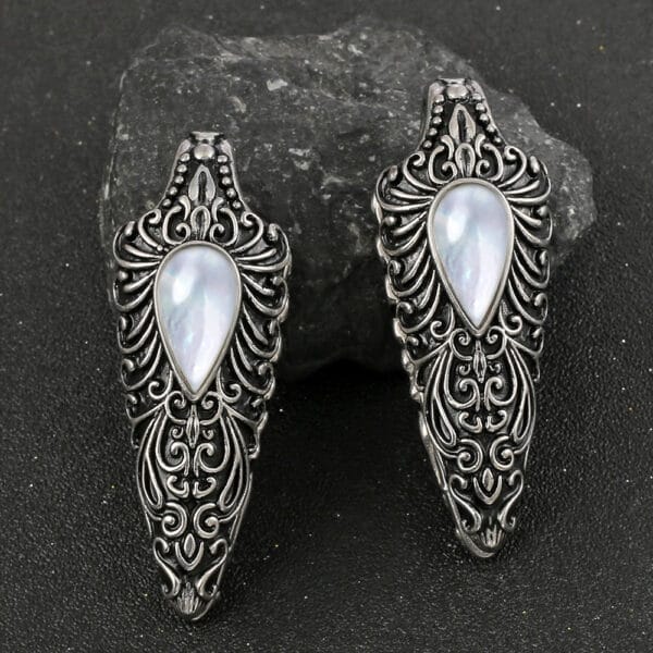 7/8'' 22mm Conch Floral Ear Hangers