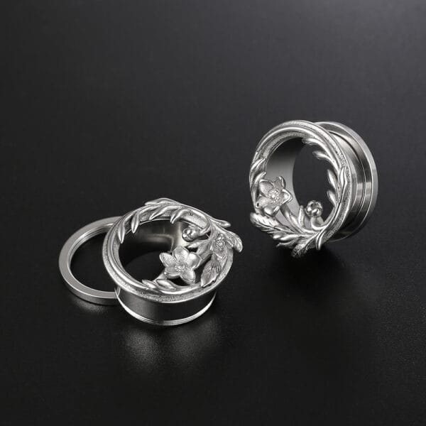 2PCS Ear Tunnels Plugs Piercing Gauges Flower