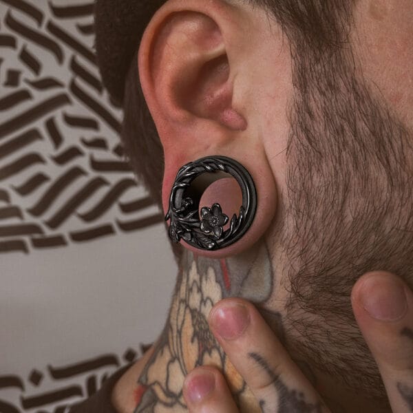 2PCS Ear Tunnels Plugs Piercing Gauges Flower
