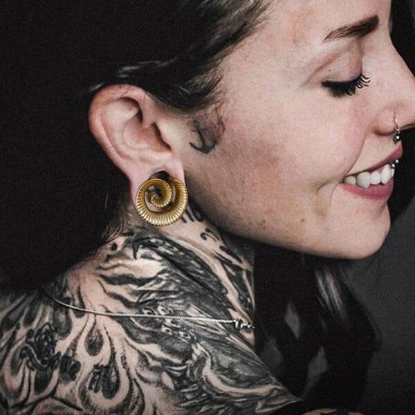 2PCS 316 Stainless Steel Cool Ear Tunnels Plug Spiral Saddle