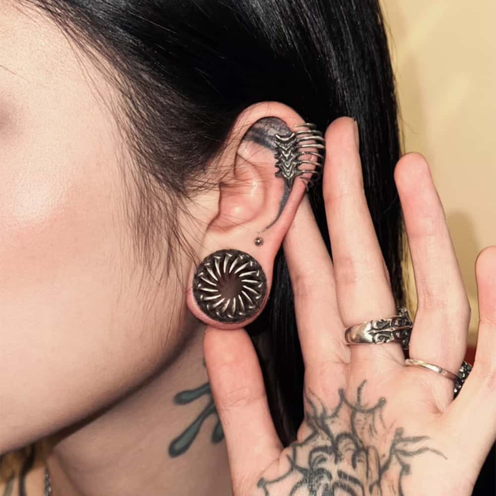 Monster Claw Ear Gauges - Image 2