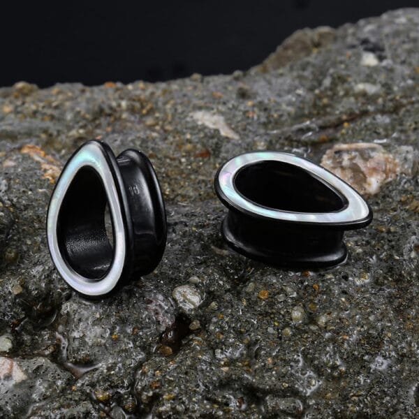 Teardrop Shell Ear Tunnels