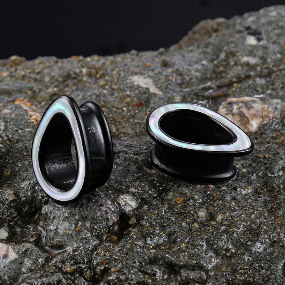 Teardrop Shell Ear Tunnels - Image 3