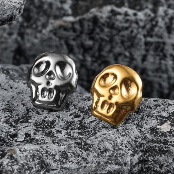 Skull Threadless Labret Stud
