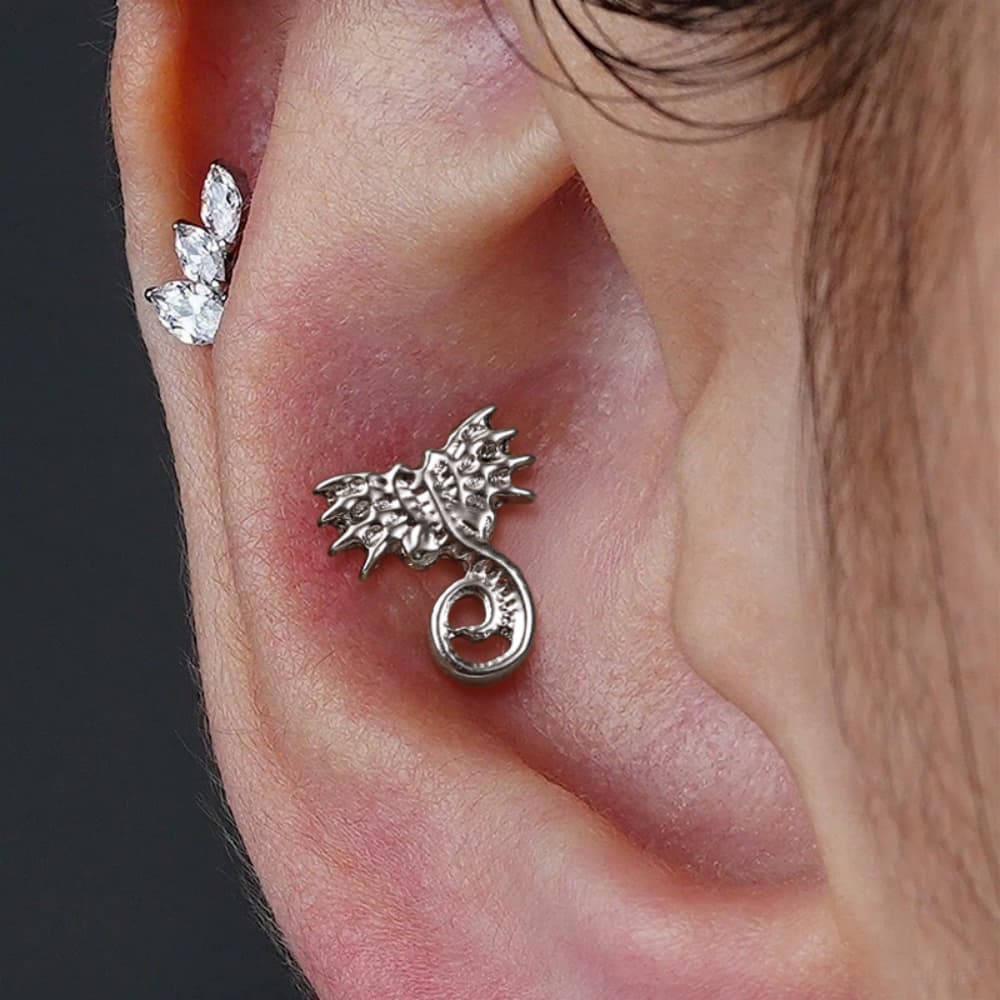 Facehugger Threadless Labret Flat Back Studs - Image 4