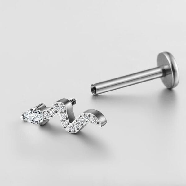 Snake Internal Thread Flat Back Studs