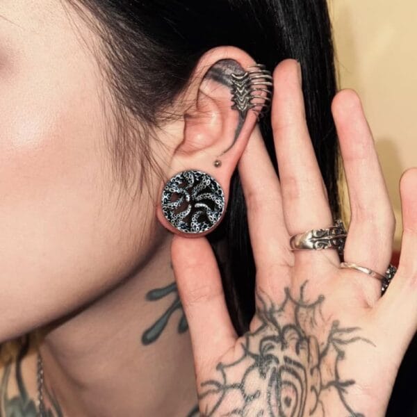 Cool Octopus Tentacles Ear Gauges - Image 2